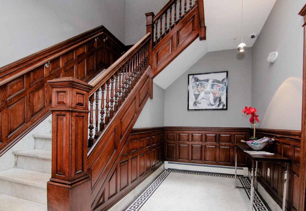 A Stylish Stay W/ A Queen Bed, Heated Floors.. #18 Brookline Buitenkant foto